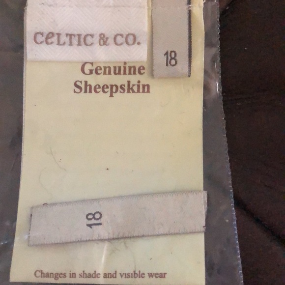 Celtic and CO suede biscuit cream wool MDF-664, Style KB-42, size 18 - Picture 7 of 8